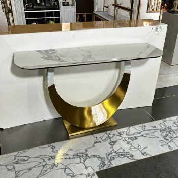 Entrance Table